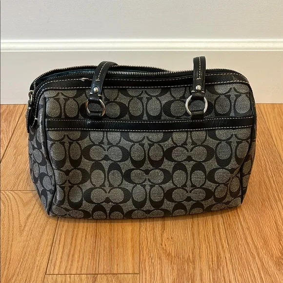 Coach Black and White Signature Handbag - Picture 2 of 9